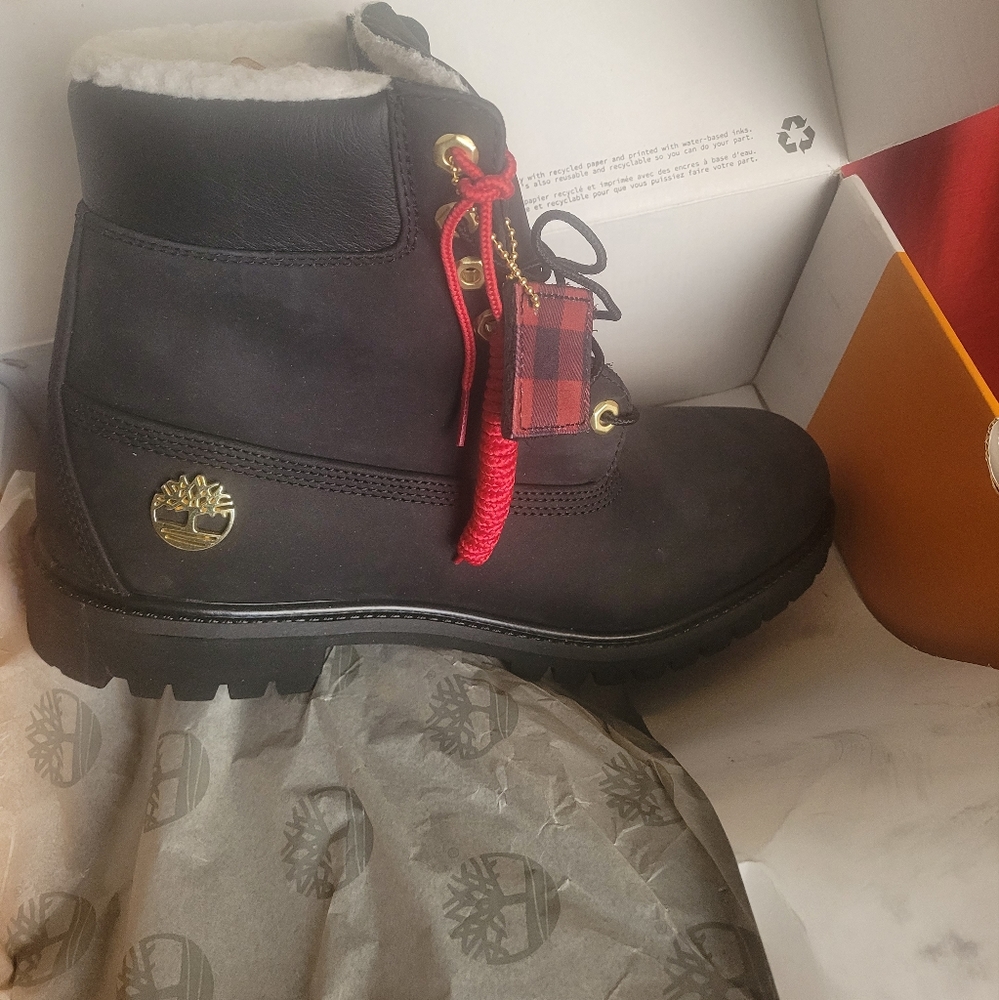 Timberland Boots - Picture 2 of 3